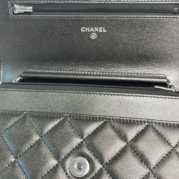 New Chanel Metallic Sliver Lambskin Wallet on Chain WOC - Picture 7 of 7